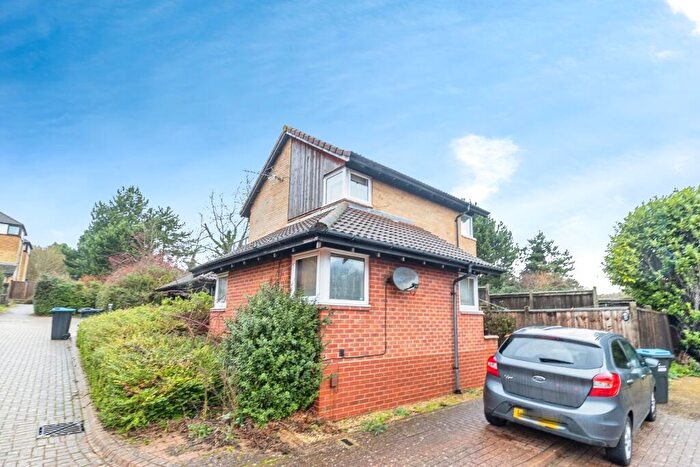 1 Bedroom Maisonette For Sale In Phillip Court, Shenley Church End, Milton Keynes, Buckinghamshire, MK5