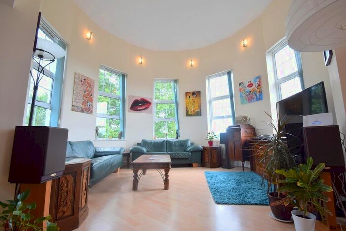 2 Bedroom Flat For Sale In Monkey Island Court, Monkey Island Lane, Bray, Berkshire, SL6