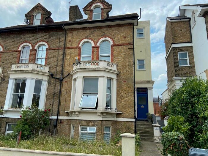 1 Bedroom Flat To Rent In Upper Grove, London, SE25