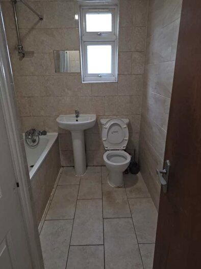 2 Bedroom Flat To Rent In Barking, IG11