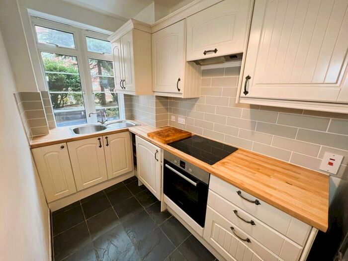 1 Bedroom Flat To Rent In Balham High Road, London, SW17