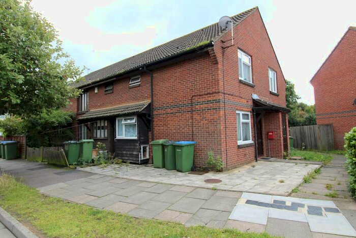 1 Bedroom Semi-Detached House To Rent In Rollesby Way, London, SE28