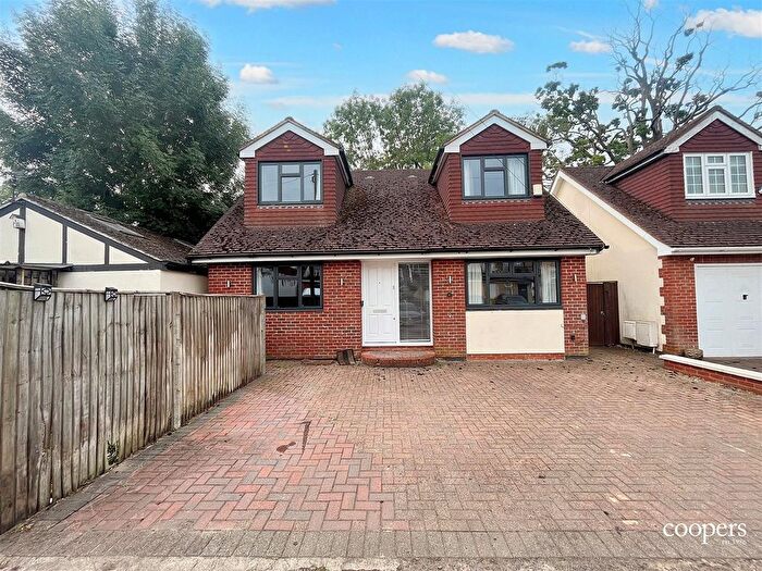 4 Bedroom Detached House To Rent In Ivy House Road, Ickenham, UB10