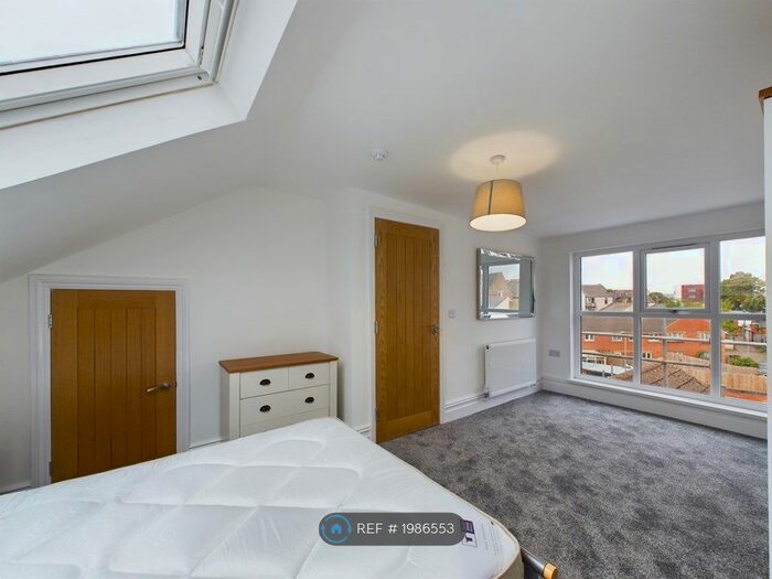 5 Bedroom Terraced House To Rent In Rawden Place, Cardiff, CF11