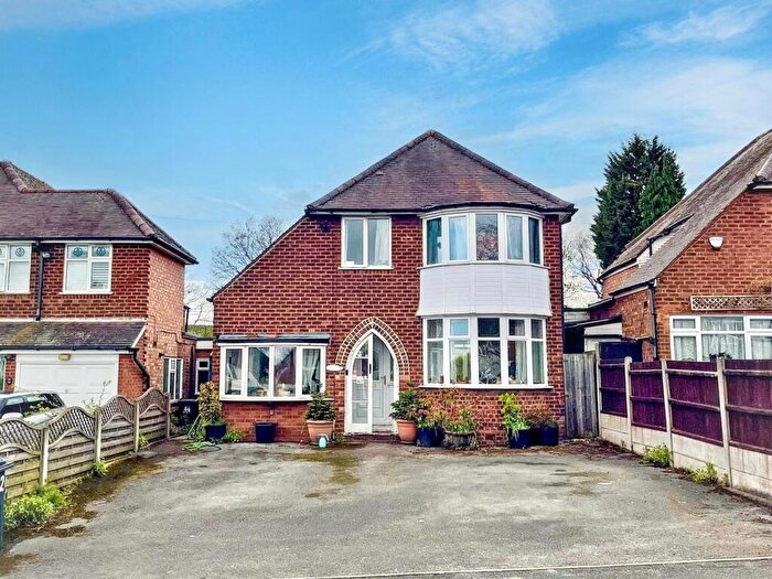 3 Bedroom Detached House For Sale In Hemlingford Road, Walmley, Sutton Coldfield, B76