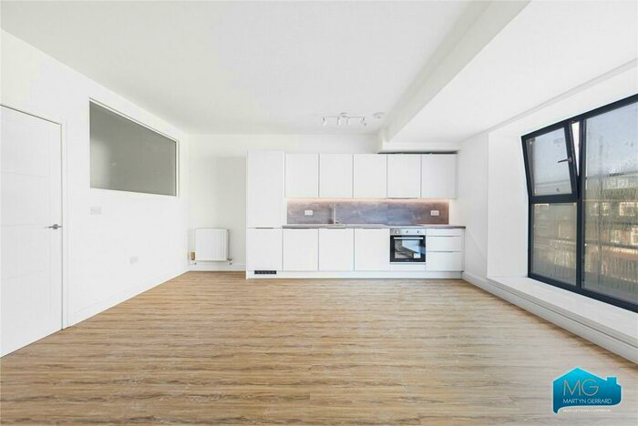 2 Bedroom Apartment To Rent In The Picture House, - Darkes Lane, Potters Bar, Hertfordshire, EN6