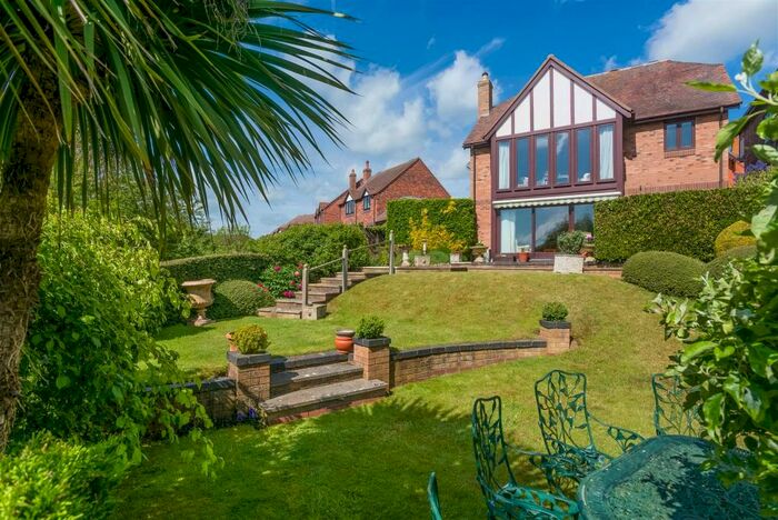 4 Bedroom Detached House For Sale In River Way, Shipston-On-Stour, CV36