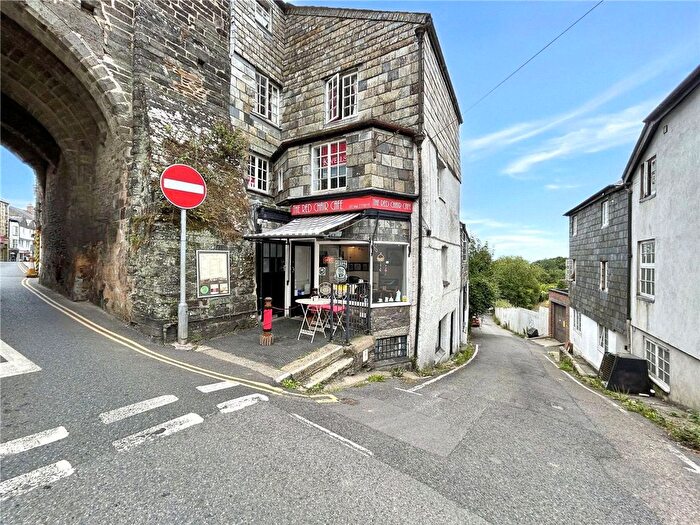 2 Bedroom Property For Sale In Southgate Place, Launceston, PL15