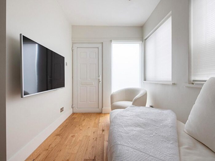 1 Bedroom Flat To Rent In Chelsea, SW10