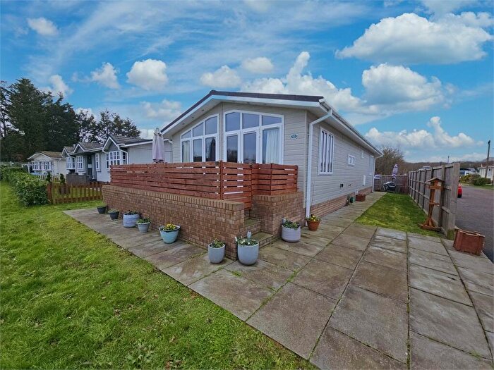 2 Bedroom Park Home For Sale In The Dome, Hullbridge, Hullbridge, Essex., SS5