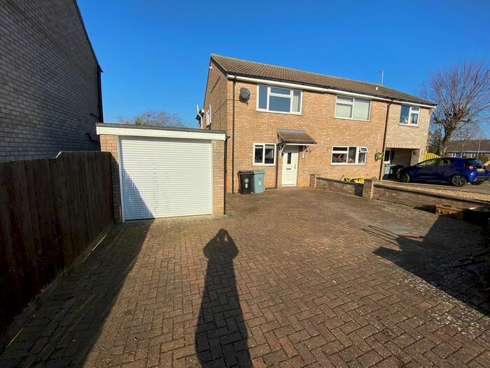 3 Bedroom Semi-Detached House To Rent In Fitzwilliam Road, Stamford, PE9