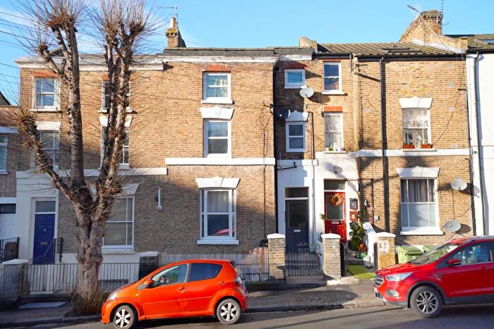 1 Bedroom Apartment For Sale In Rye Hill Park, Peckham, London, SE15