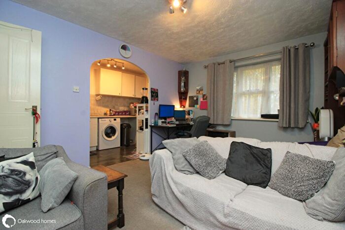 1 Bedroom Flat For Sale In Brandon Way, Birchington, Kent, CT7