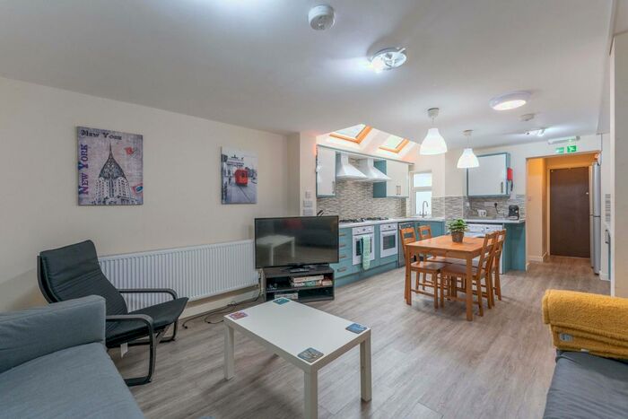 6 Bedroom Terraced House To Rent In Heeley Road, Selly Oak, Birmingham, B29