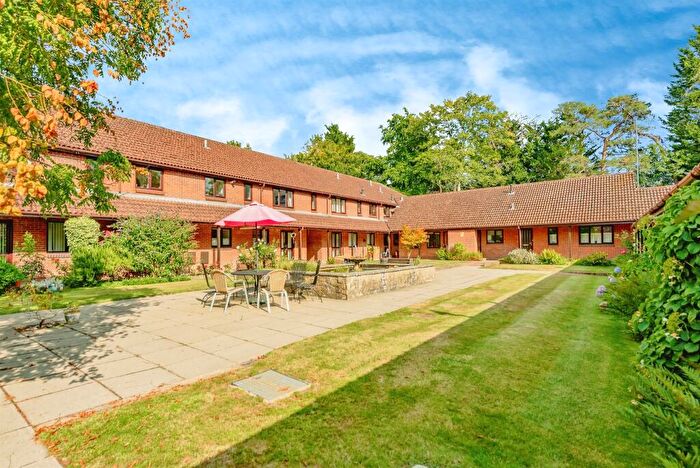 2 Bedroom Flat For Sale In London Road, East Grinstead, RH19