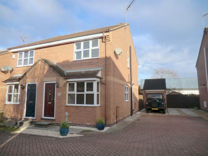 2 Bedroom House To Rent In Cottage Mews, Beverley, HU17