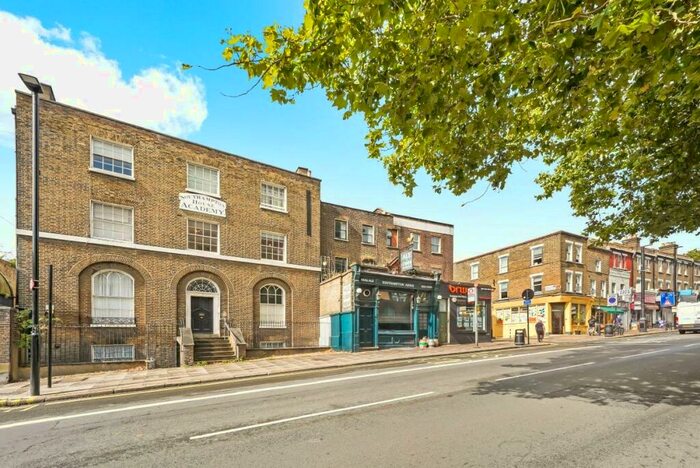 2 Bedroom Apartment For Sale In Highgate Road, London, NW5