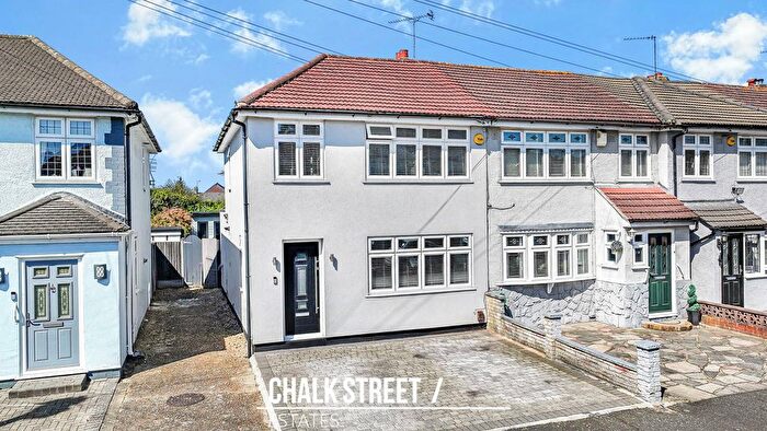 3 Bedroom Semi-Detached House For Sale In Lancaster Drive, Hornchurch, RM12