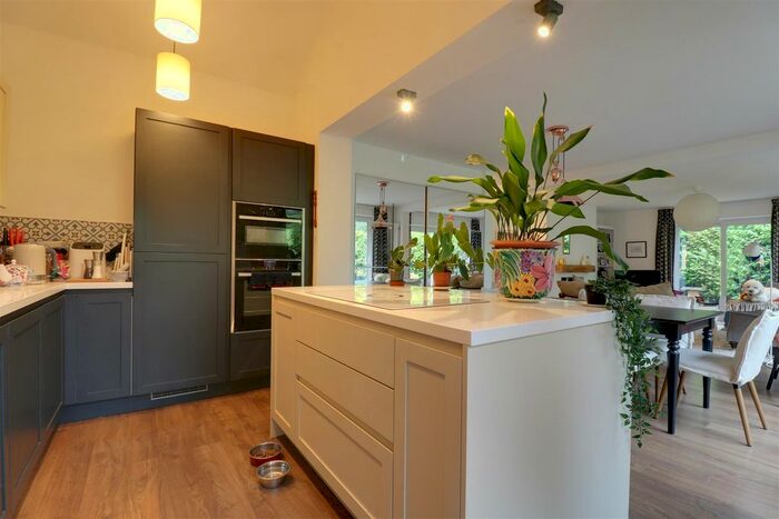 2 Bedroom Detached Bungalow For Sale In Sandbach Road North, Alsager, Stoke-On-Trent, ST7