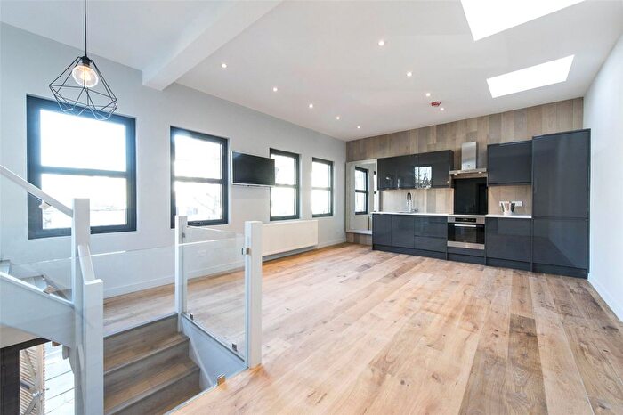 2 Bedroom End Terrace House For Sale In Bramfield Road, SW11