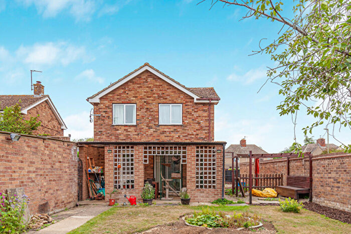 3 Bedroom Detached House For Sale In Old Witney Road, Eynsham, Oxfordshire, OX29