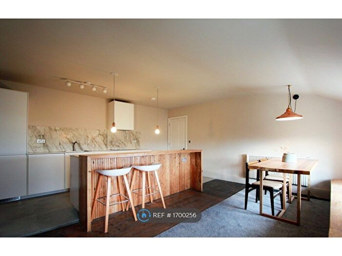 3 Bedroom Flat To Rent In Victoria Park, Dover, CT16