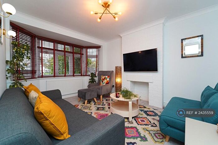 3 Bedroom House To Rent In Brampton Gardens, Hersham, Walton-On-Thames, KT12