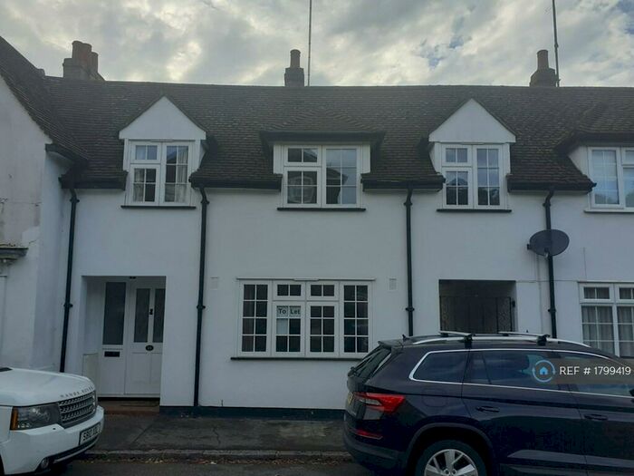 3 Bedroom Terraced House To Rent In Park Street, Hatfield, AL9