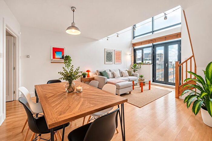 2 Bedroom Flat To Rent In Curtain Road, Shoreditch Triangle, EC2A