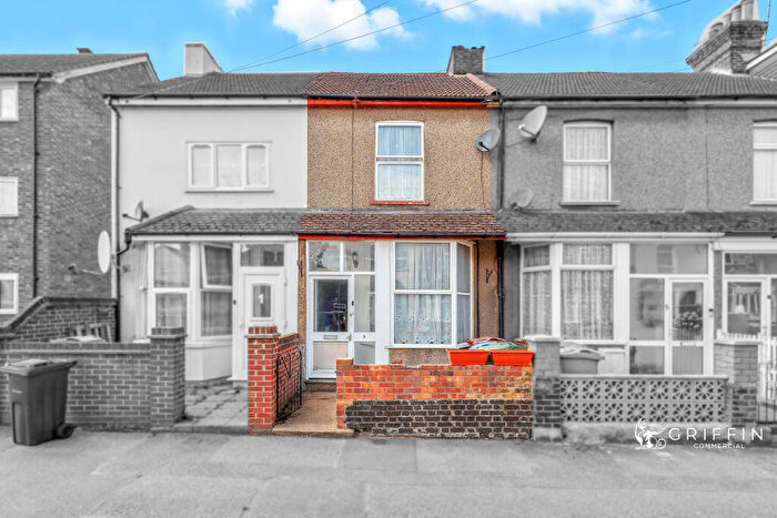 2 Bedroom Terraced House For Sale In Kent Road, Grays, RM17