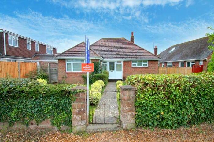 2 Bedroom Bungalow To Rent In Orchard Close, BN12