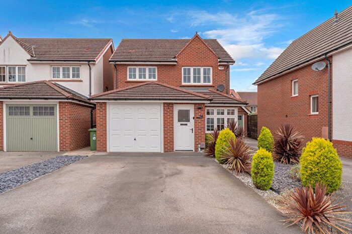 3 Bedroom Detached House To Rent In Spall Close, Scartho Top, DN33