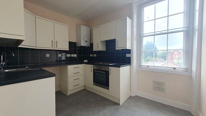 2 Bedroom Flat To Rent In St. Albans Road, Watford, WD17