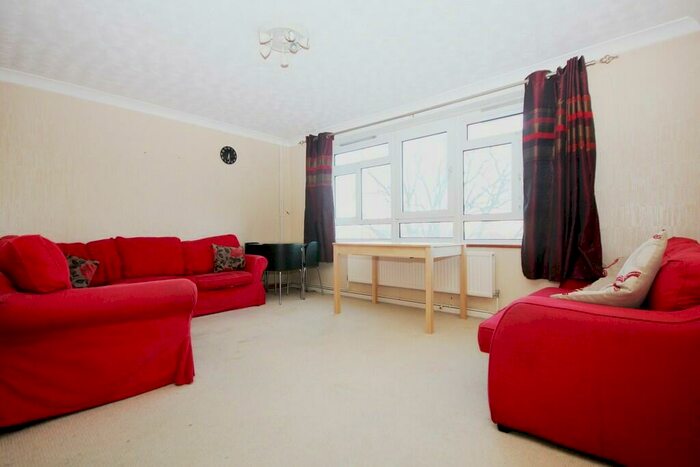 3 Bedroom Apartment To Rent In Holly Park Estate, N4