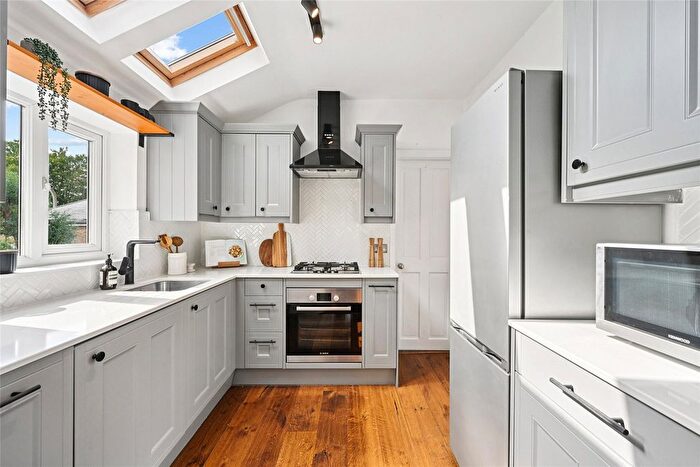 2 Bedroom Flat For Sale In Amyand Park Road, Twickenham, TW1