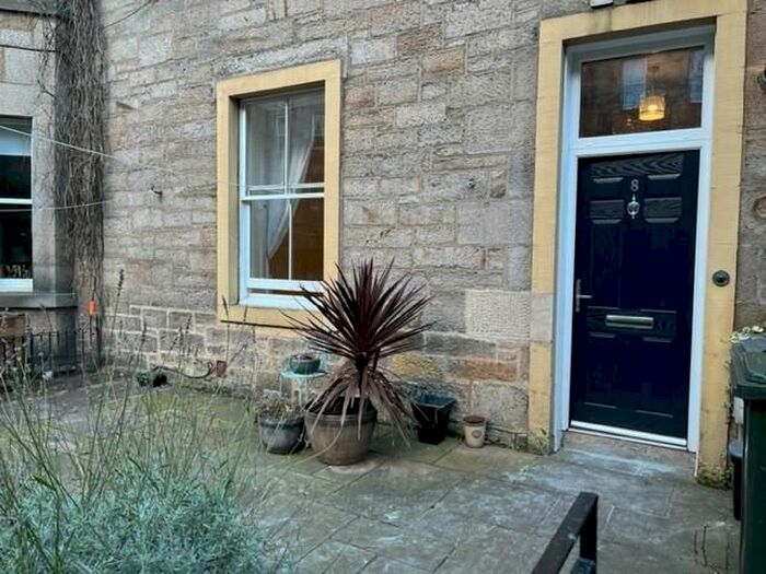 2 Bedroom Flat To Rent In Richmond Terrace, Edinburgh, EH11