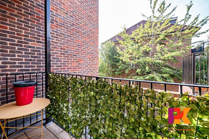 2 Bedroom Flat To Rent In Aspen Court, High Wycombe, HP13