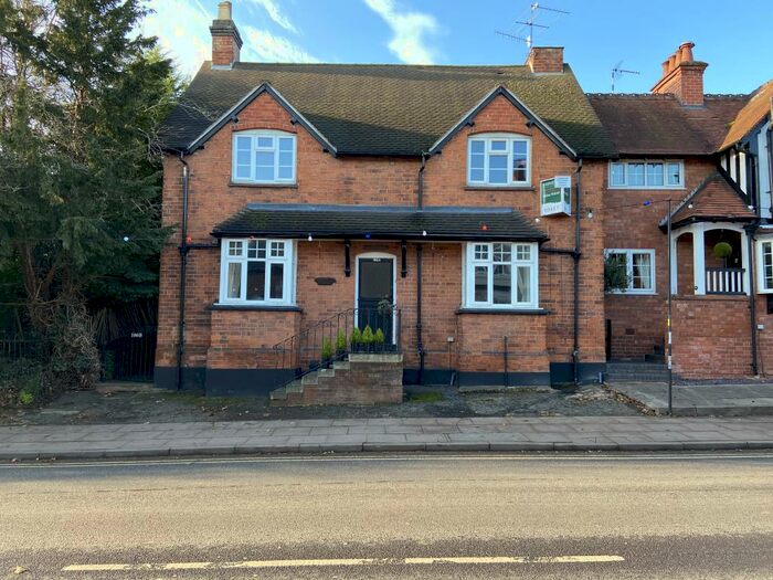 2 Bedroom Maisonette To Rent In High Street, Henley In Arden, B95