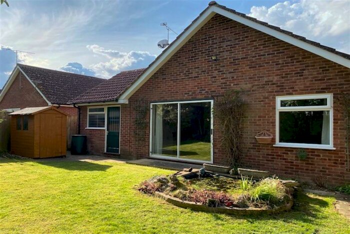 3 Bedroom Detached Bungalow To Rent In Kempshott, Basingstoke, RG22