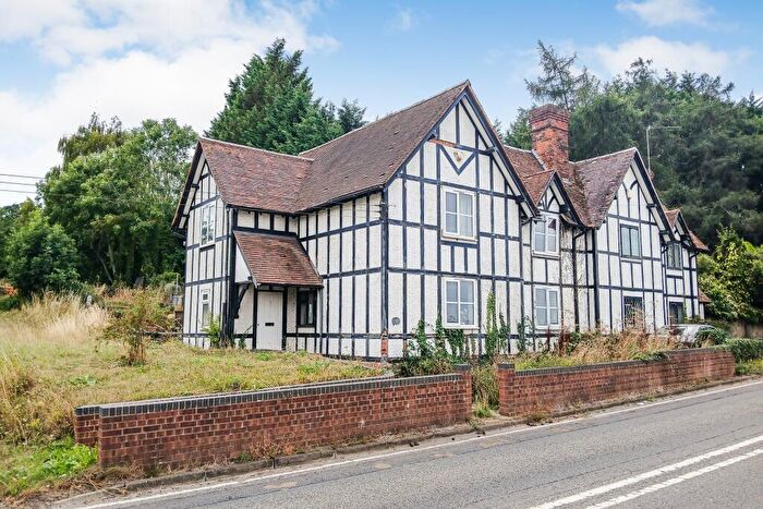 5 Bedroom Semi-Detached House For Sale In Reading Road, Lower Basildon, Reading, RG8