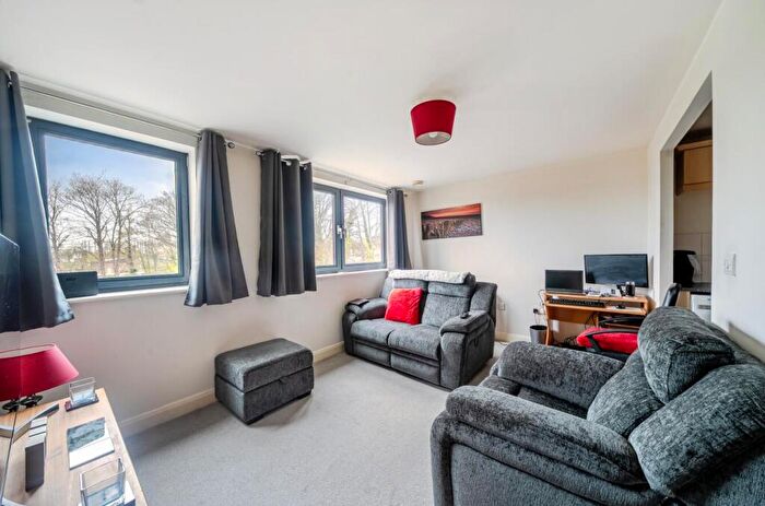 1 Bedroom Apartment For Sale In Mckenzie Court, Maidstone, ME14