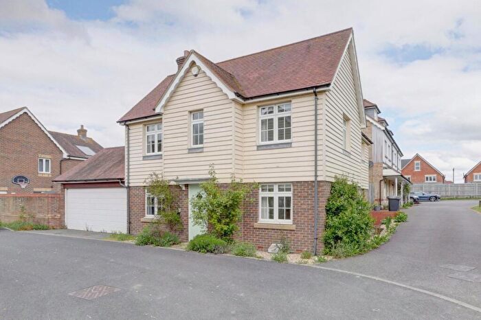 4 Bedroom Detached House For Sale In Conquest Drive, Hailsham, BN27