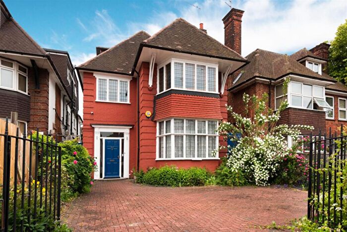 6 Bedroom House For Sale In Finchley Road, Golders Green, NW11