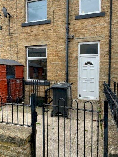 2 Bedroom Terraced House To Rent In Winter Street, Halifax, HX1