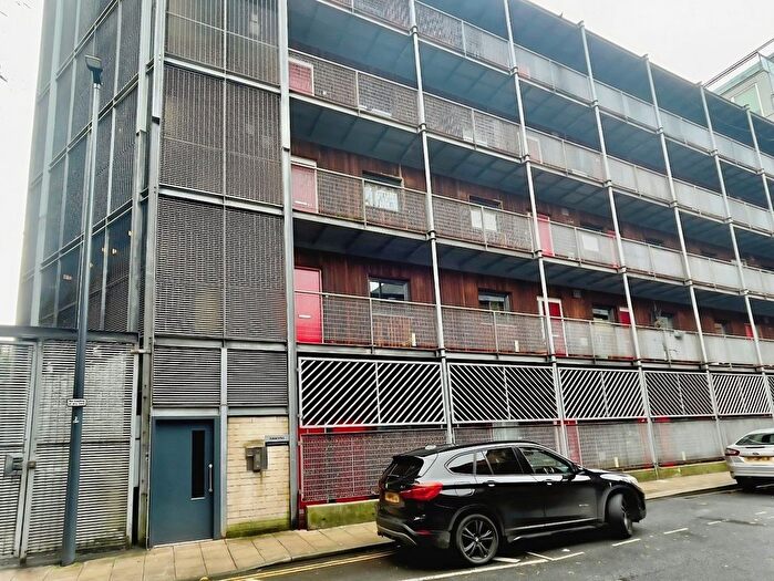 1 Bedroom Flat To Rent In New York Street, Leeds, West Yorkshire, LS2