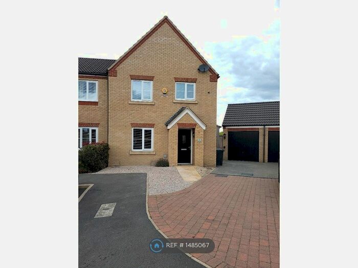 3 Bedroom Semi-Detached House To Rent In Bath Close, Bourne, PE10