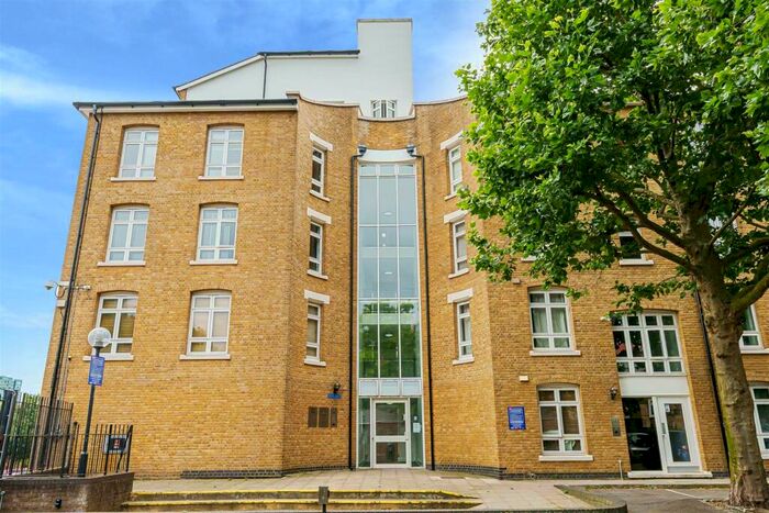 1 Bedroom Apartment To Rent In Park East Building, Bow Quarter, E3