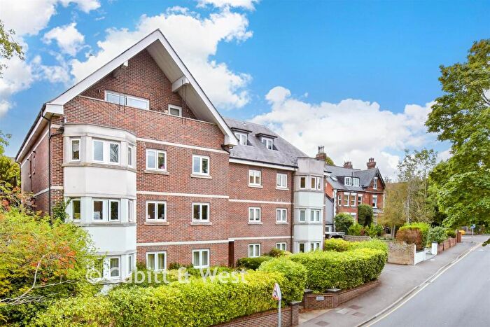 3 Bedroom Flat For Sale In Langley Park Road, Sutton, Surrey, SM2