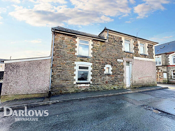 3 Bedroom End Of Terrace House For Sale In Victoria Street, Abertillery, NP13