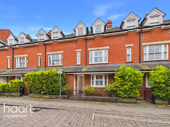 4 Bedroom Terraced House For Sale In Ravensworth Gardens, Cambridge, CB1